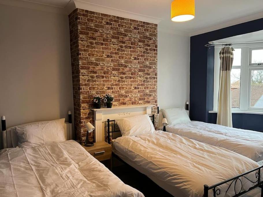 Ovington Grove 2 Fully Equipped Kitchen Free Parking 3 Bedrooms Netflix Newcastle Upon Tyne Kültér fotó
