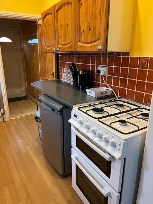 Ovington Grove 2 Fully Equipped Kitchen Free Parking 3 Bedrooms Netflix Newcastle Upon Tyne Kültér fotó