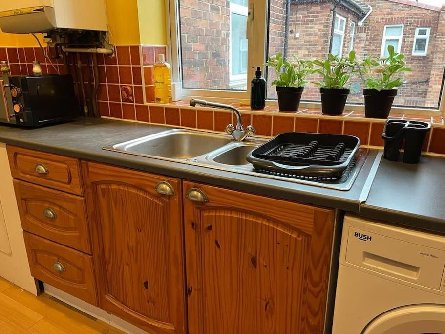 Ovington Grove 2 Fully Equipped Kitchen Free Parking 3 Bedrooms Netflix Newcastle Upon Tyne Kültér fotó