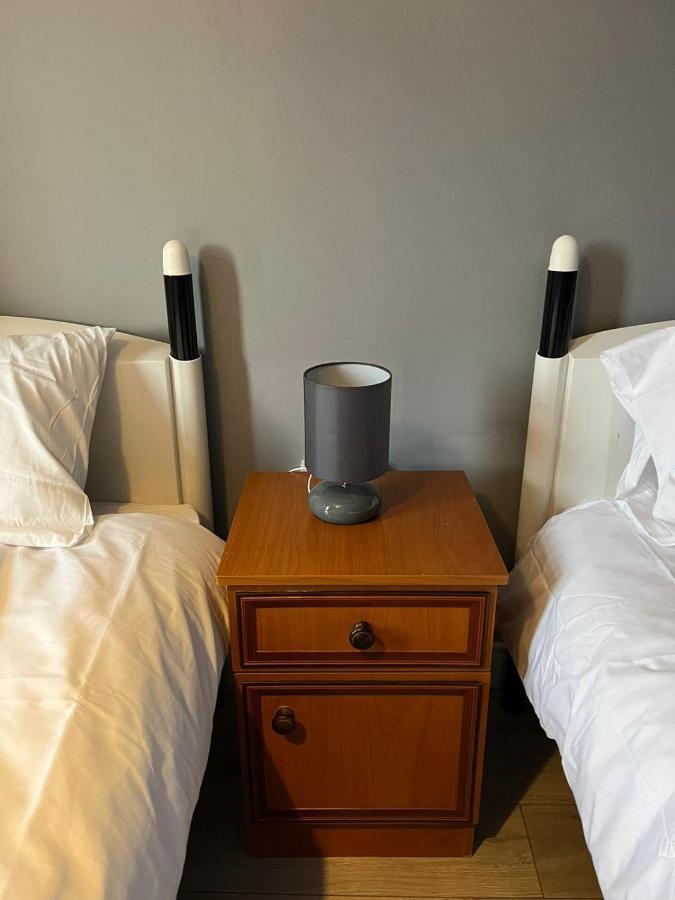 Ovington Grove 2 Fully Equipped Kitchen Free Parking 3 Bedrooms Netflix Newcastle Upon Tyne Kültér fotó